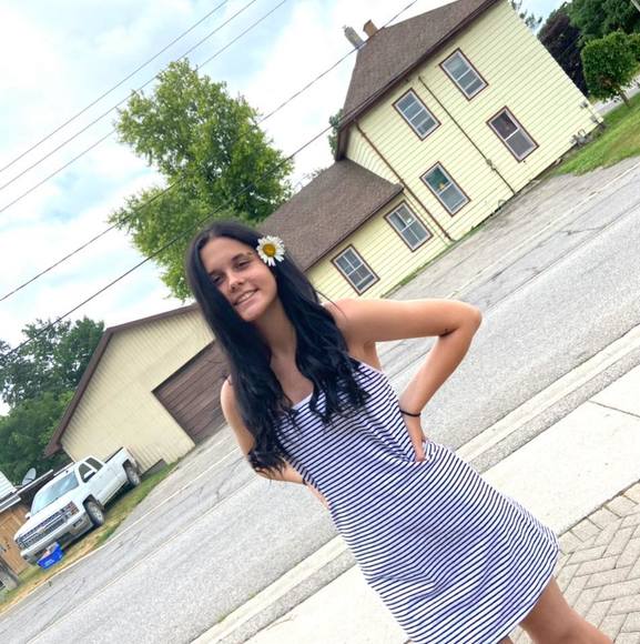 Meet your Posher, Alexis - Picture 1 of 1